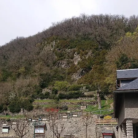 Dans Ancienne Maison Pyreneenne. *