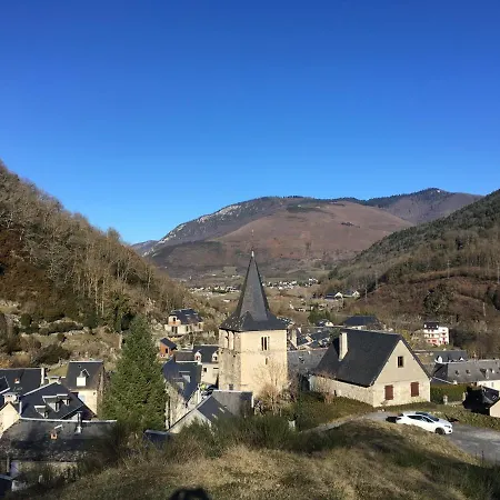 Dans Ancienne Maison Pyreneenne. Apartment Cadéac